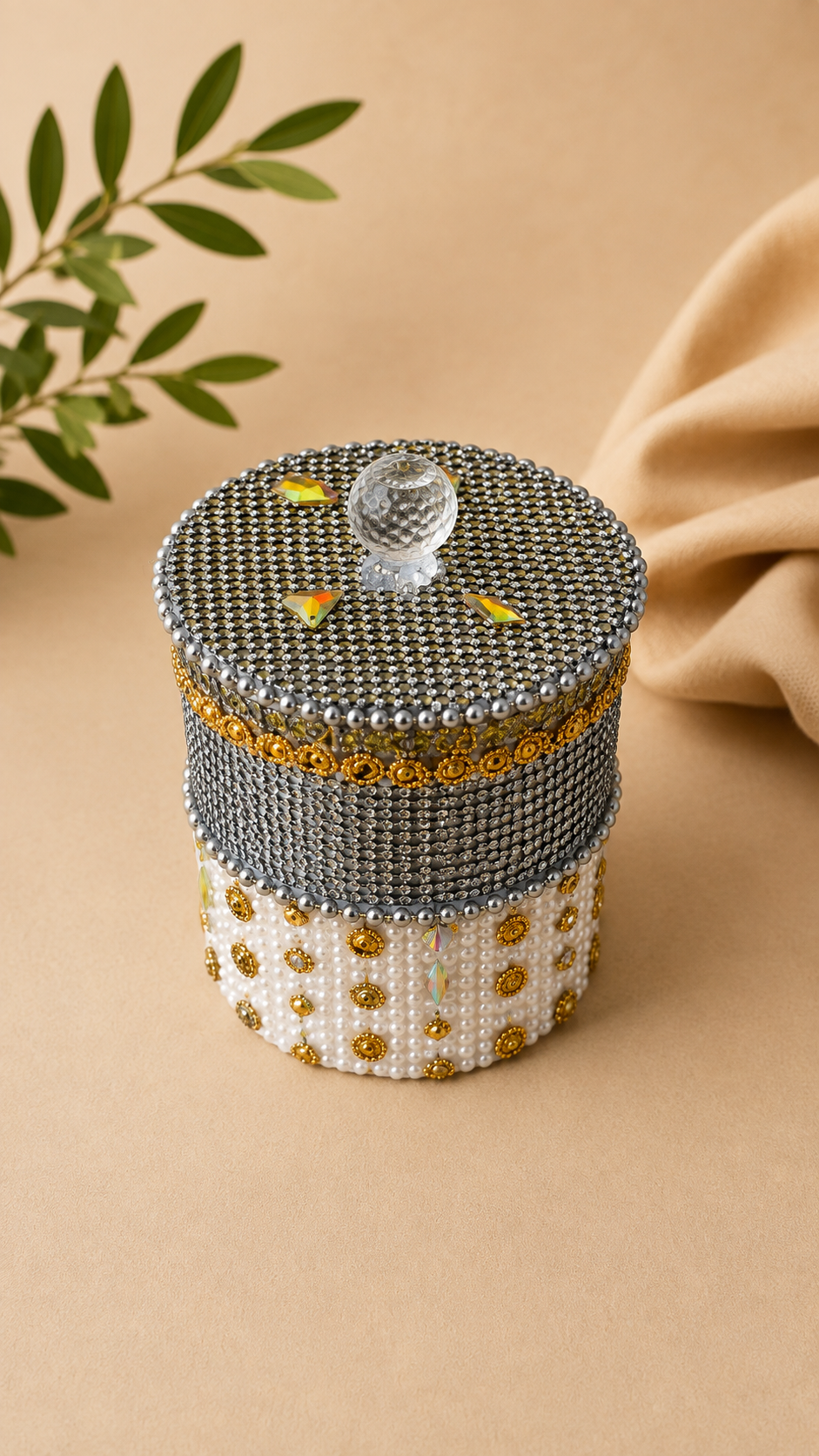 Dk JEWELRY & PERFUME STAND