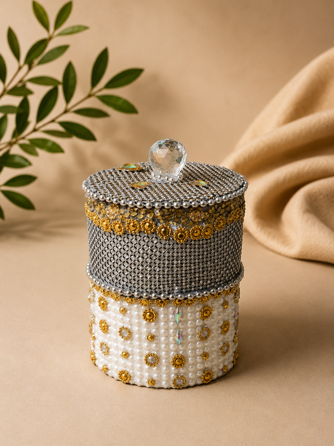 Dk JEWELRY & PERFUME STAND